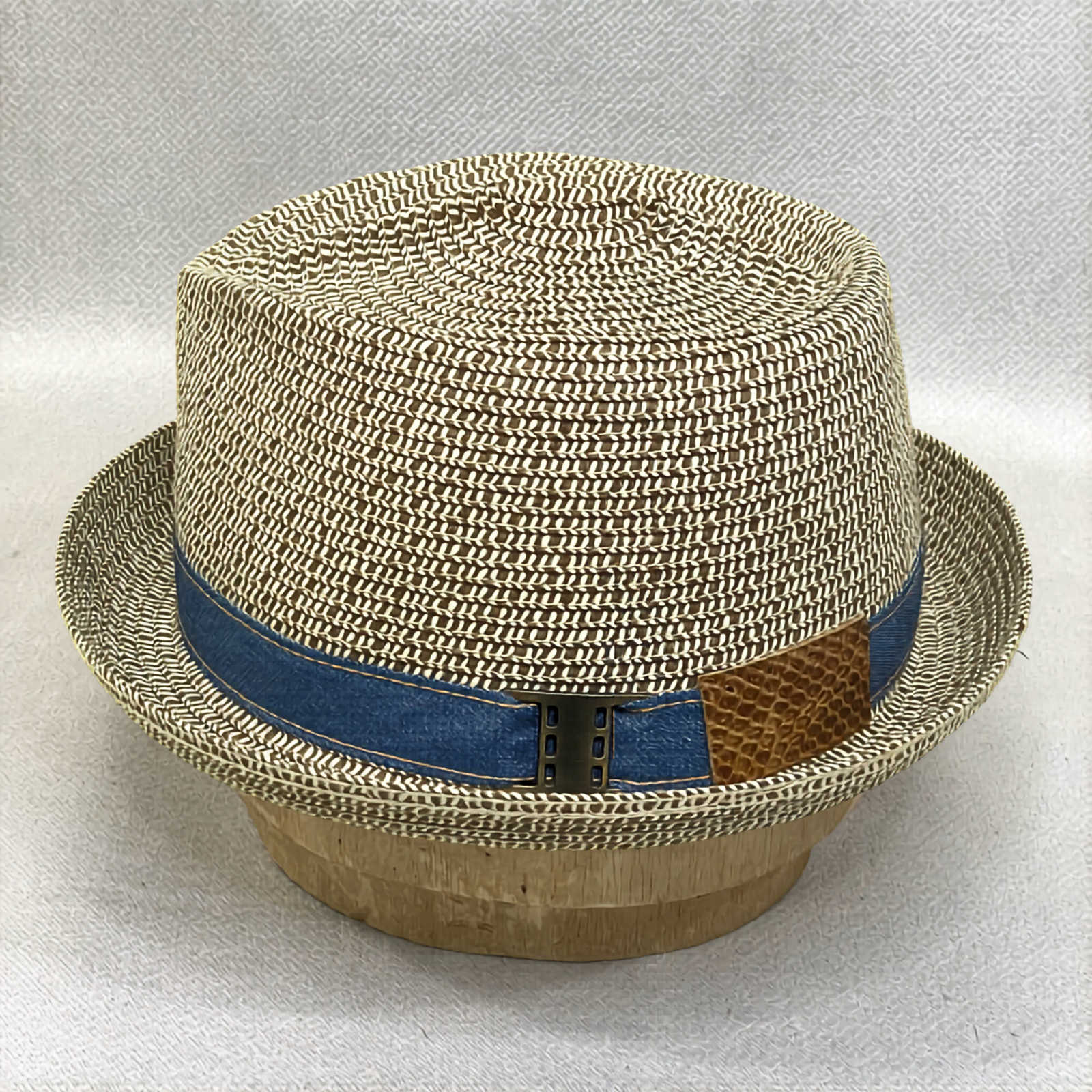 CHARI-VARI